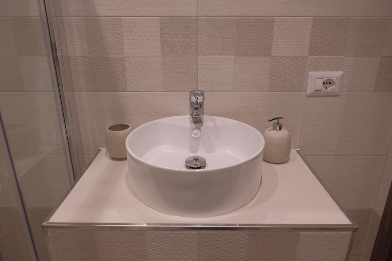 Bathroom, Amore Napoletano, Napoli