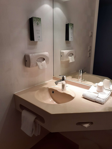 Bathroom 3, KYRIAD NIORT, Deux-Sèvres