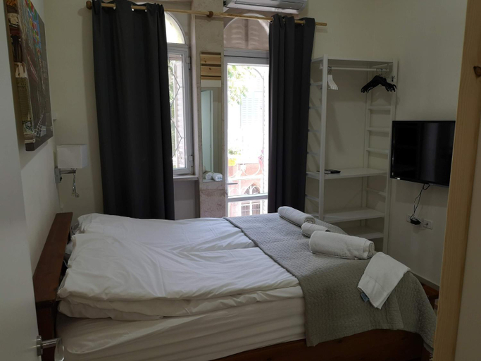 Others 5, Allenby2 B&B