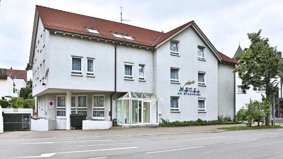 Exterior & Views, Appartis - Hotel am Stadtpark, Böblingen