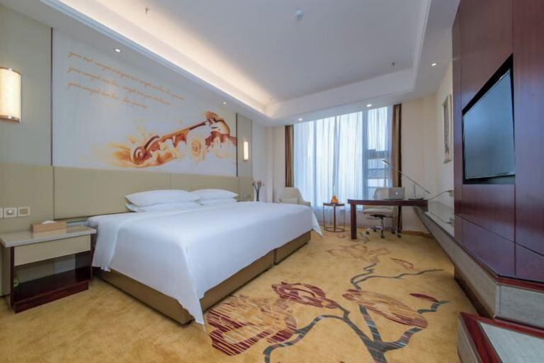 Bedroom 3, Vienna International Hotel, Huanggang