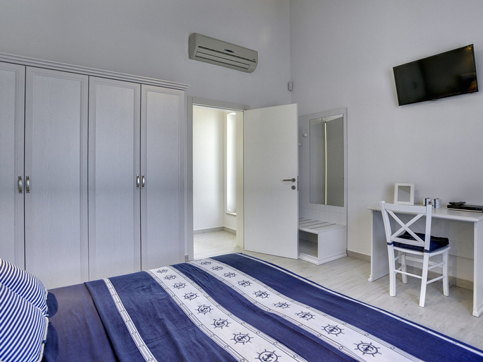 Bedroom 4, Modern Villa Histria With Pool and View, Marčana
