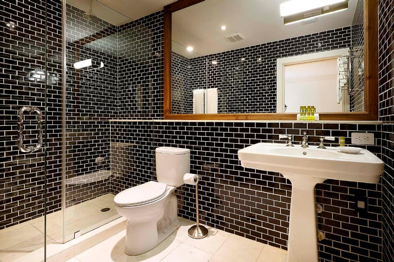 Bathroom 4