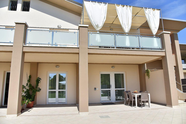 Others 3, Garda Bloom Holiday Apartments, Brescia