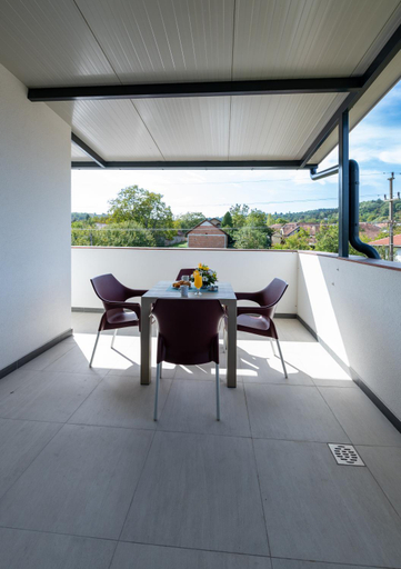 Others 4, M&A Apartmani, Irig