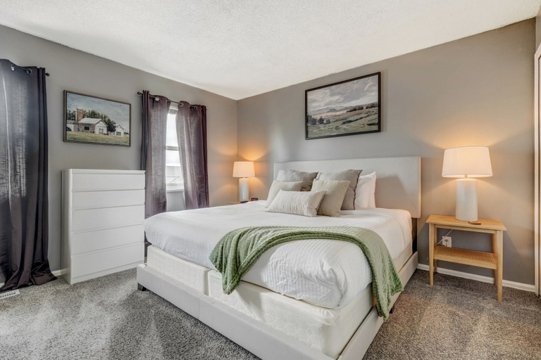 Bedroom 1, Victory Mountain, El Paso
