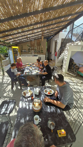 Food & Drinks