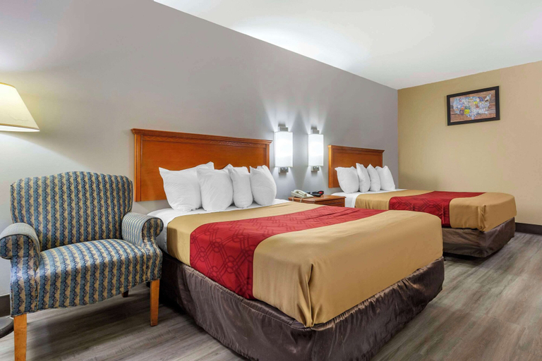 Bedroom 2, Econo Lodge & Suites Southern Pines - Pinehurst, Moore