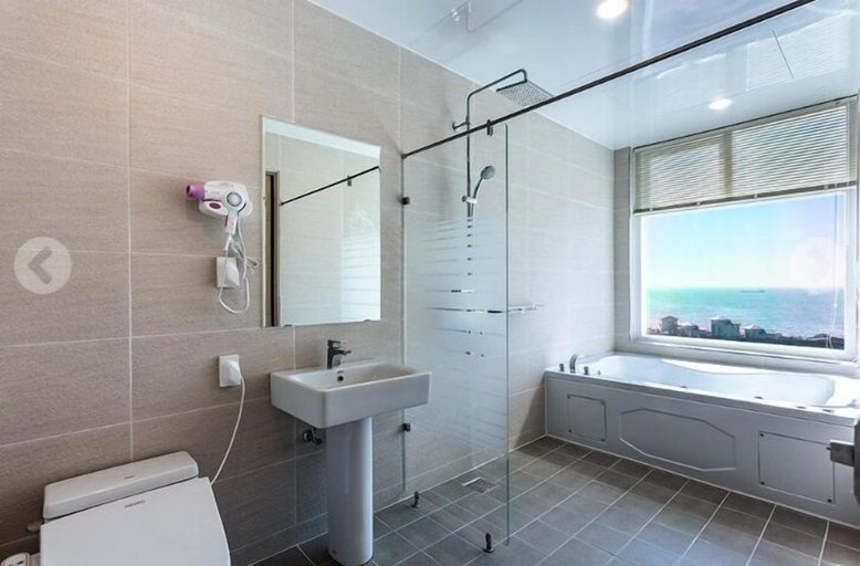 Bathroom 3, Rich Hotel, Jeju