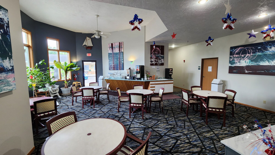 Food & Drinks 5, Econo Lodge Lakeshore, Schoolcraft
