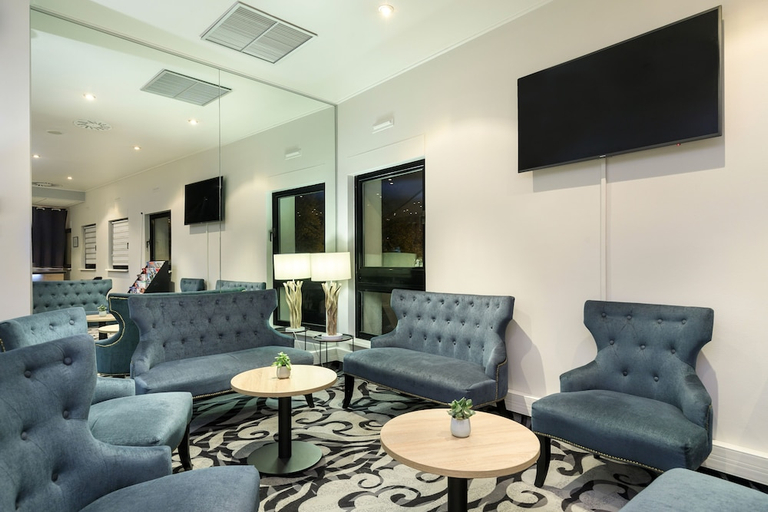 Others 5, 7 HOTEL AND FITNESS, Bas-Rhin