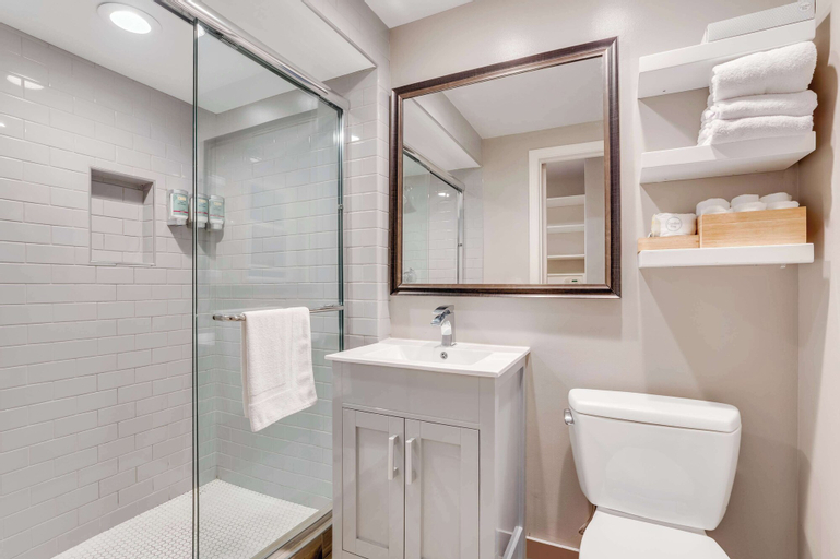 Bedroom 4, Sather Berkeley, SureStay Collection by Best Western, Alameda
