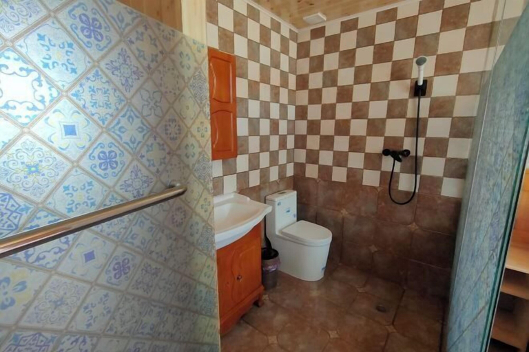 Bathroom 3, Mohe Arctic Village Time Travel Youth Hostel, Daxing'anling