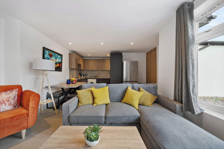 Others 5, Sebright House, London