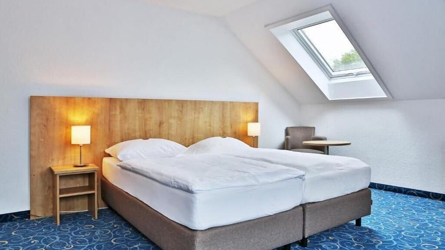 Bedroom 4, Appartis - Hotel am Stadtpark, Böblingen