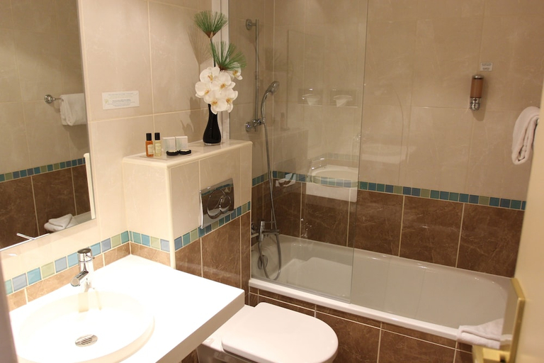 Bathroom 3, Hotel Etoile Saint Ferdinand by HappyCulture, Paris