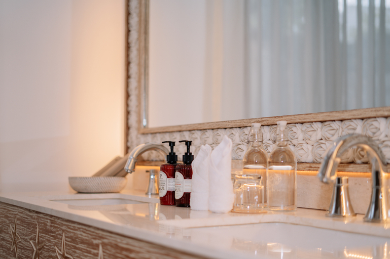 Bathroom 14