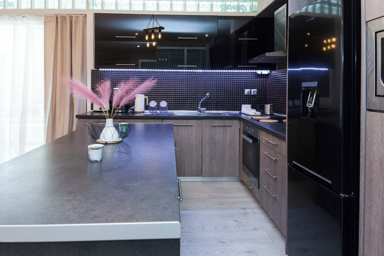 Others 5, Luxurious 3 Bd Modern Apt in Dafni, Attica