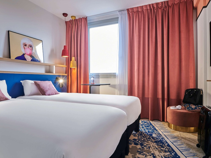 Bedroom 1, Paris Gennevilliers, Hauts-de-Seine
