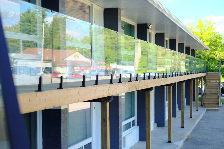 Exterior & Views 2, Stay Inn Muskoka, Muskoka