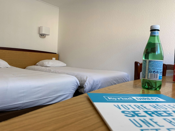 Bedroom 3, Campanile NATURE - Martigues, Bouches-du-Rhône