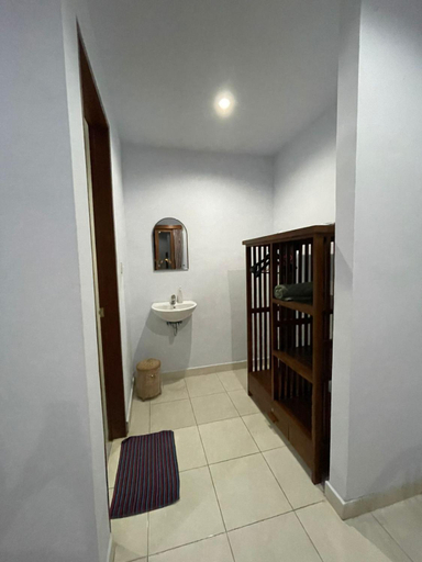 Bathroom 2, Canggu Nadi Guest House, Badung