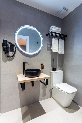 Bathroom 3, CASUAL FUENTES, Vizcaya