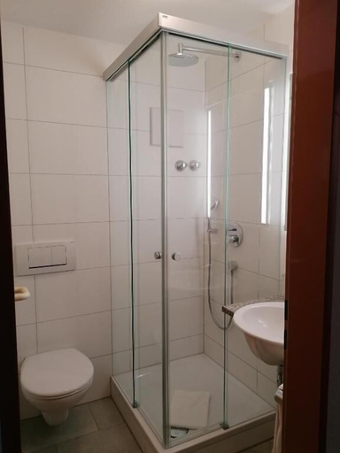 Bathroom 5, Appartis - Hotel am Stadtpark, Böblingen