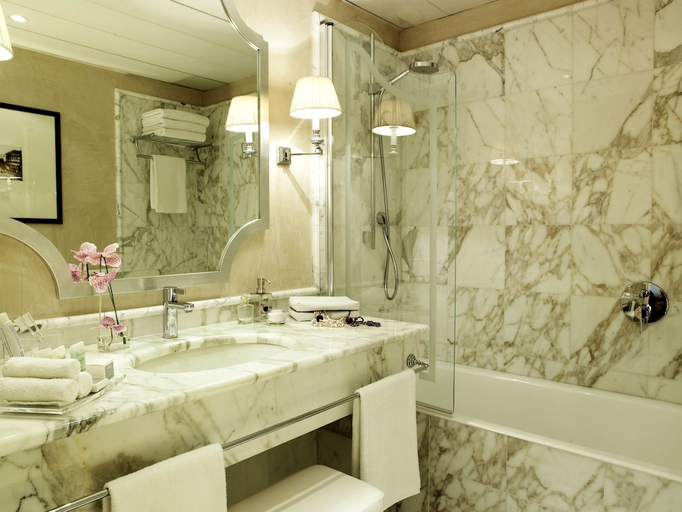 Bathroom 2, Castille Paris, Paris