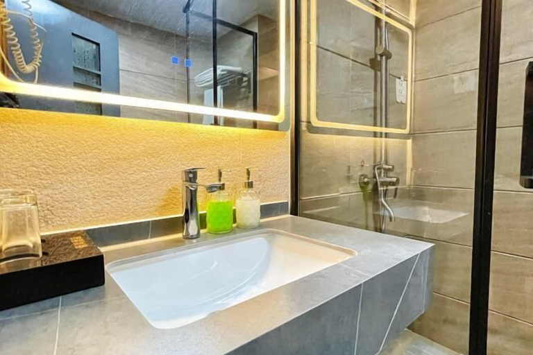 Bathroom 5, Zhuhai Xinhong Hotel (Daxin Xinduhui Branch), Zhuhai