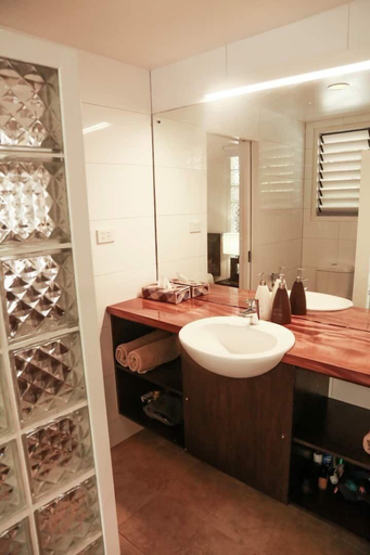 Bathroom 3, Vale Oasis, Nadroga/Navosa