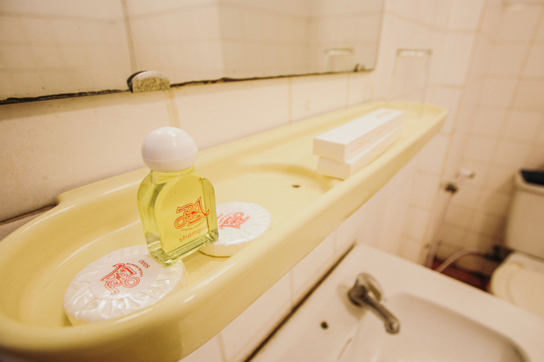 Bathroom 7