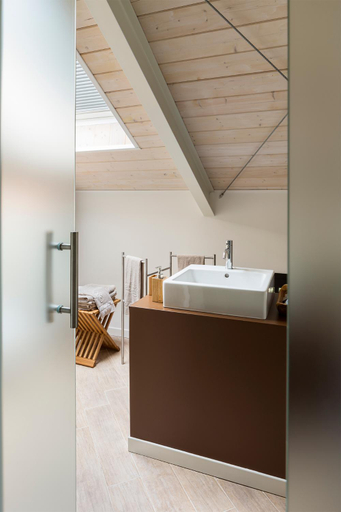 Bathroom 15