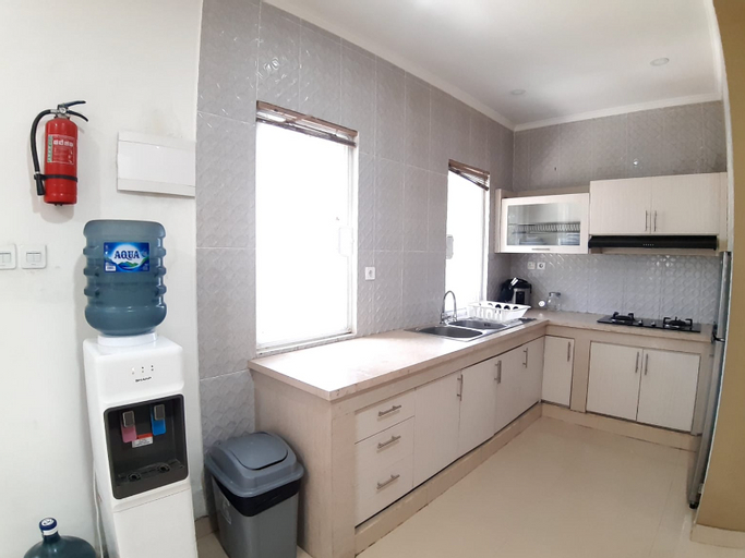 Dining Room 5, Villa Kota Bunga 1 3BR By Rachel Property, Cianjur