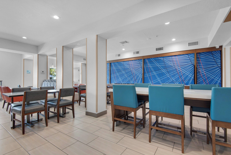 Food & Drinks 4, Holiday Inn Express Destin E - Commons Mall area by IHG, Okaloosa