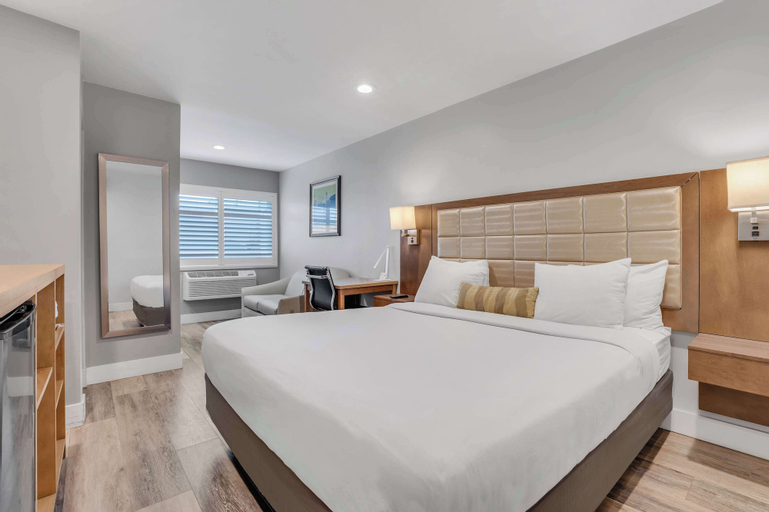 Bedroom 18