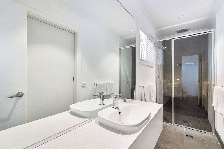 Bathroom 8