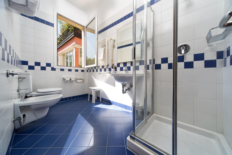 Bathroom 4, Hotel Giotto, Padua