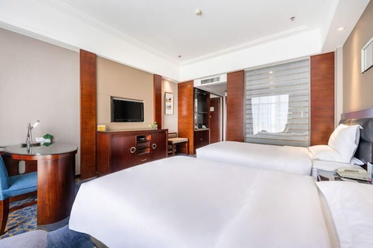 Bedroom 3, Ruiyang Crown Hotel, Ili Kazakh