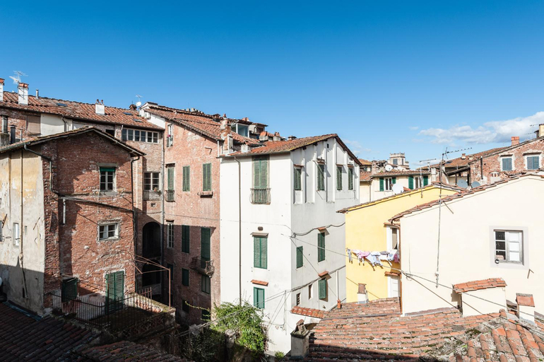Affordable suite with a view in the Heart of Lucca, Lucca
