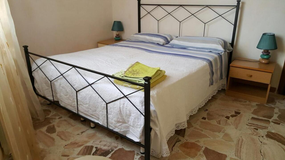 Others 5, B&B Sara, Sassari