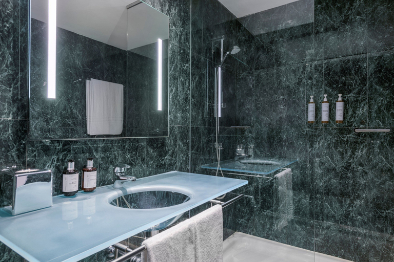 Bathroom 4, AC Hotel Ciutat de Palma by Marriott, Baleares
