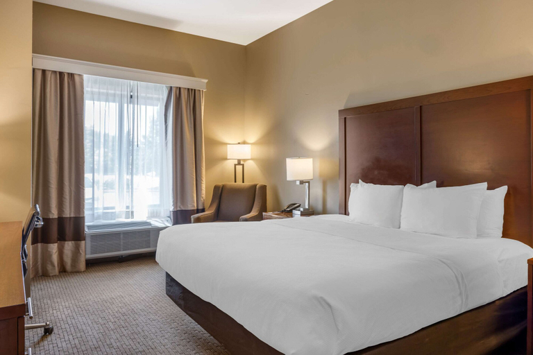 Bedroom 2, Comfort Inn & Suites at CrossPlex Village, Jefferson