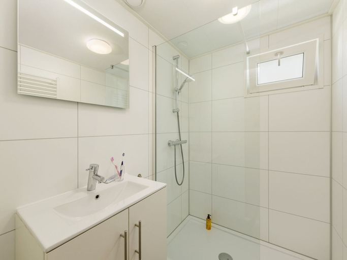 Bathroom, Kijkduin Chalet Near Beach, The Hague