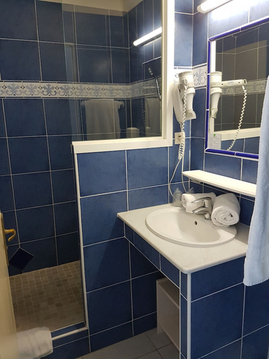 Bathroom 5, Hotel La Potinière, Var