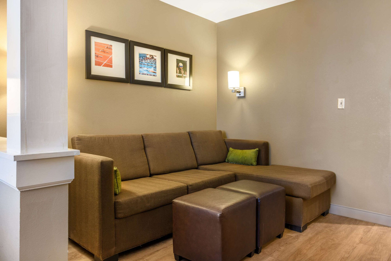 Others 5, Comfort Inn & Suites at CrossPlex Village, Jefferson