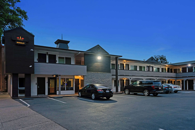 Exterior & Views 21