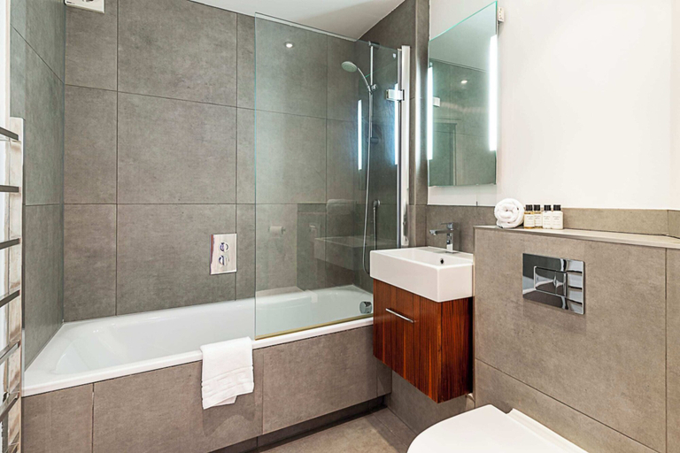 Bathroom 3, Modern Haven With Terrace View & Urban Charm, London
