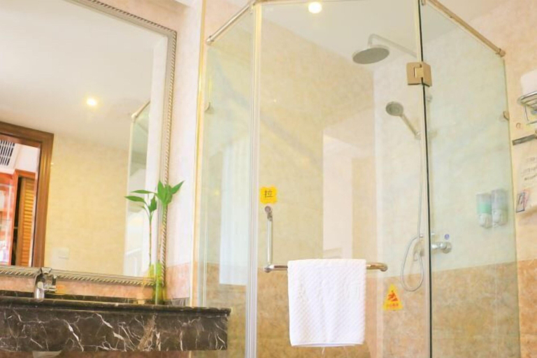 Bathroom, Hawaii Hotel (Leshan Jiaxing Road Food Street), Leshan