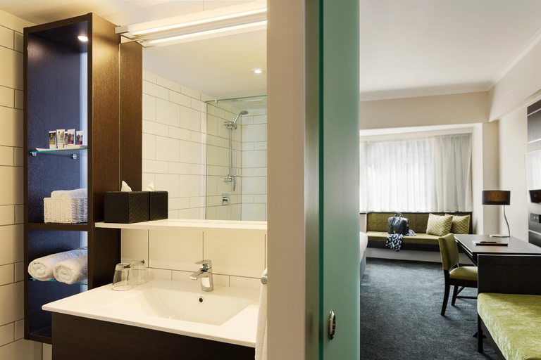 Bathroom 10